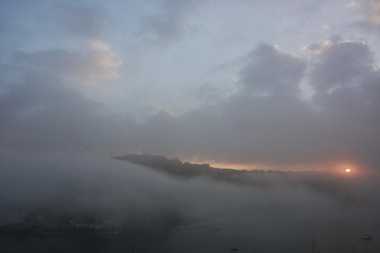 09 October 2021 - 07-48-02 (1)

------------
Sunrise over Kingswear through mist